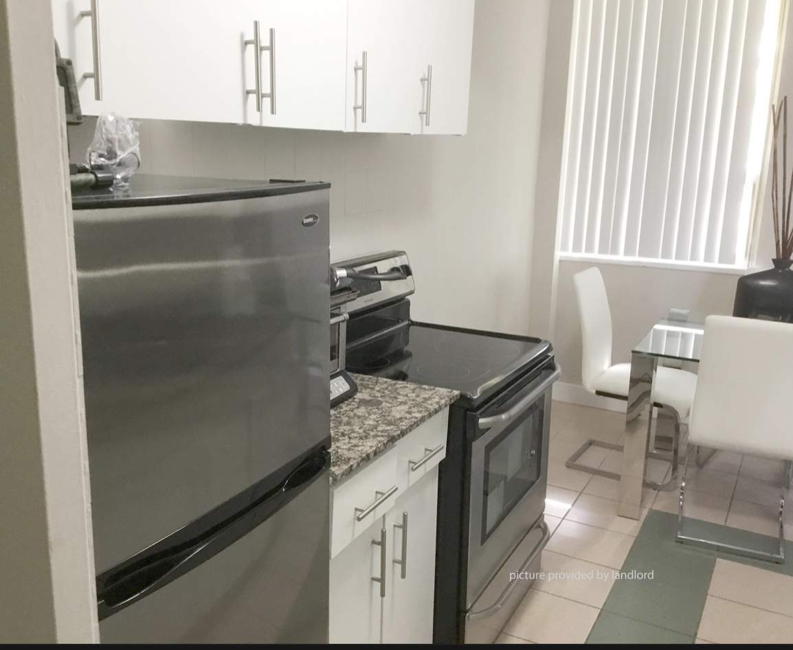 105 Raglan ave - Photo 4