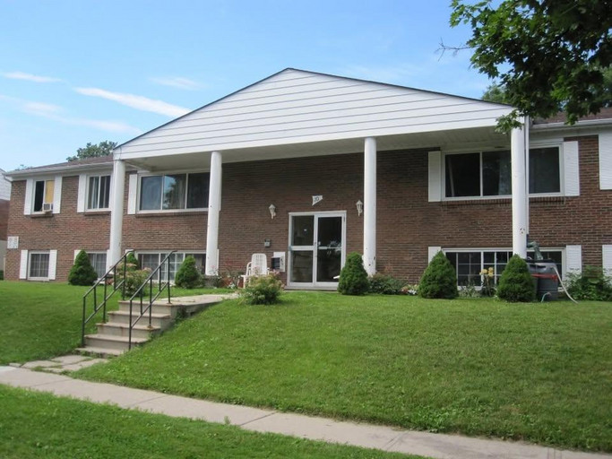 4-10 Applewood Crescent, Guelph, ON N1H 6B2