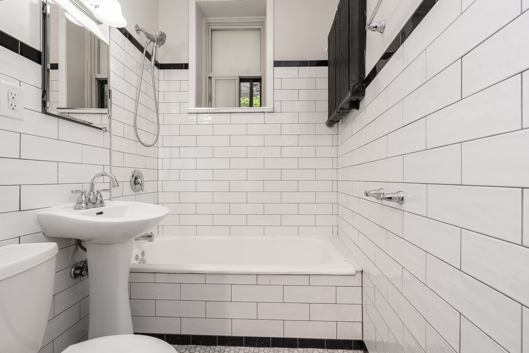 1 Claude Avenue - Photo 11