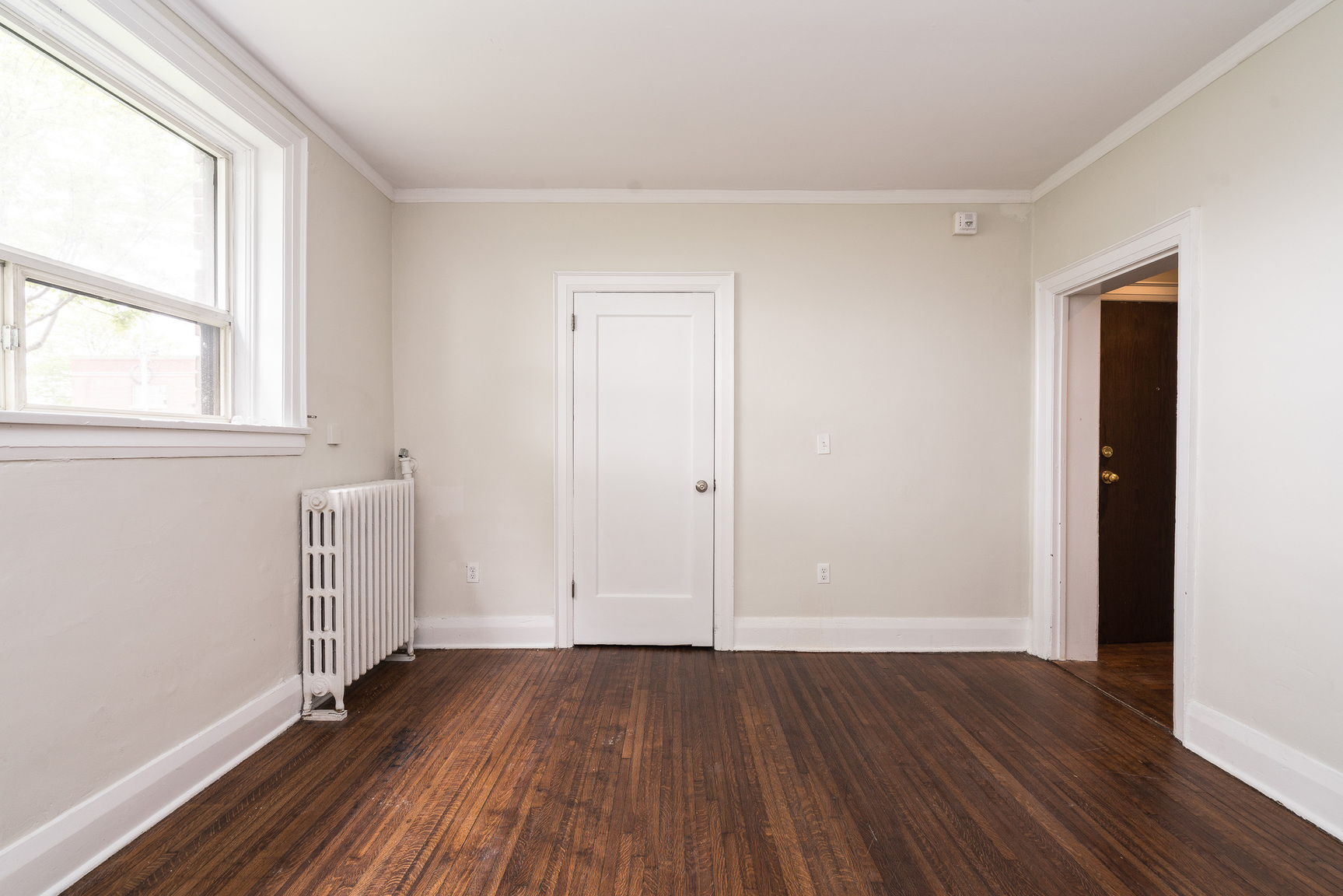 1 Claude Avenue - Photo 5