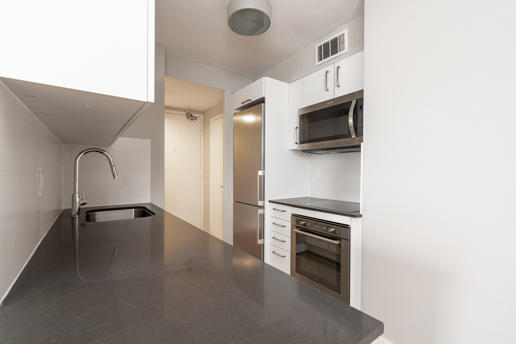 190 Jameson Avenue - Photo 3