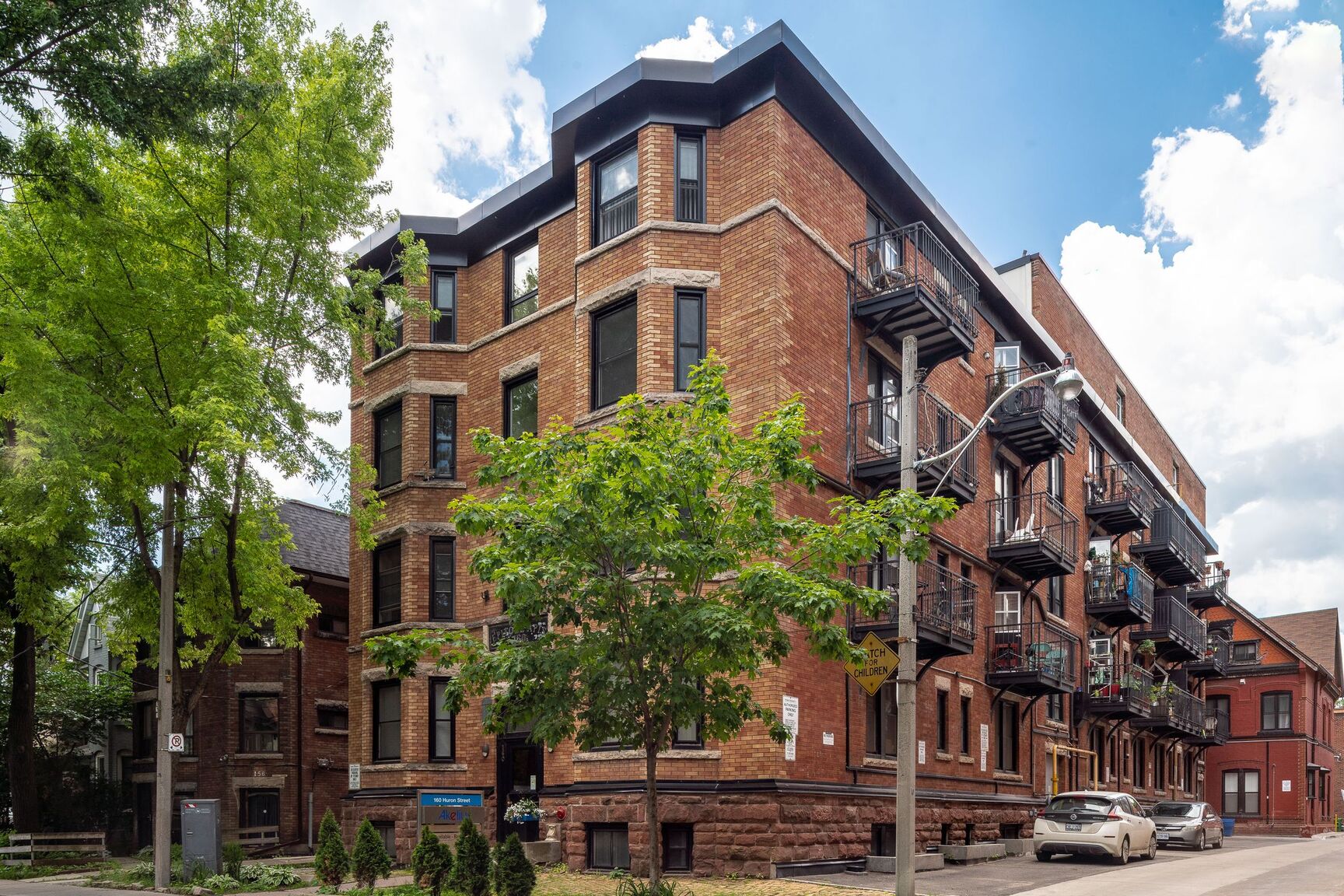 160 Huron Street - Photo 9