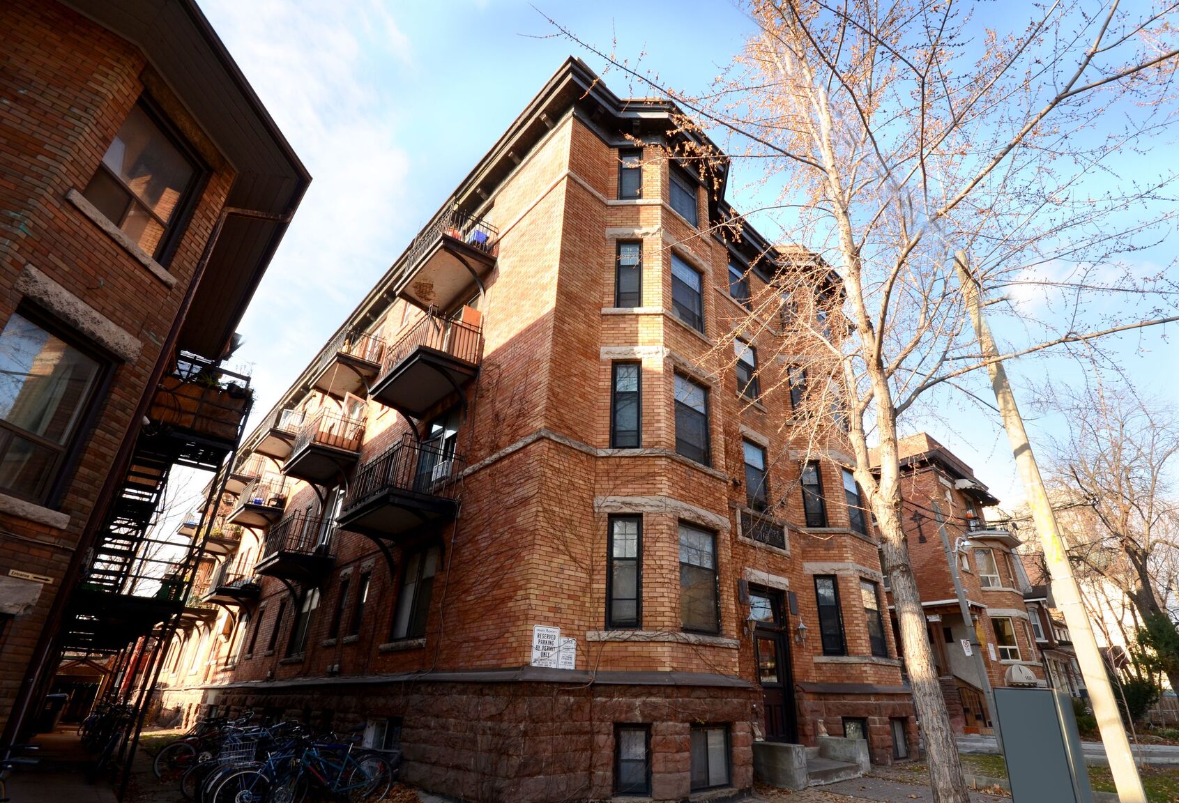 160 Huron Street - Photo 8