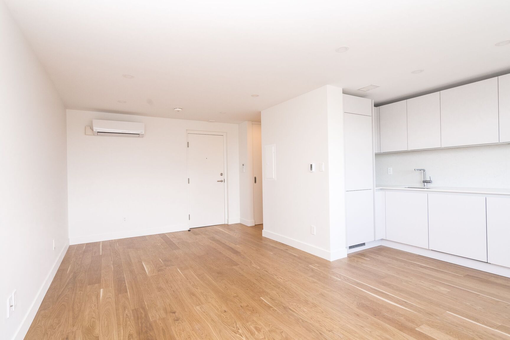 365 Eglinton Avenue East - Photo 9