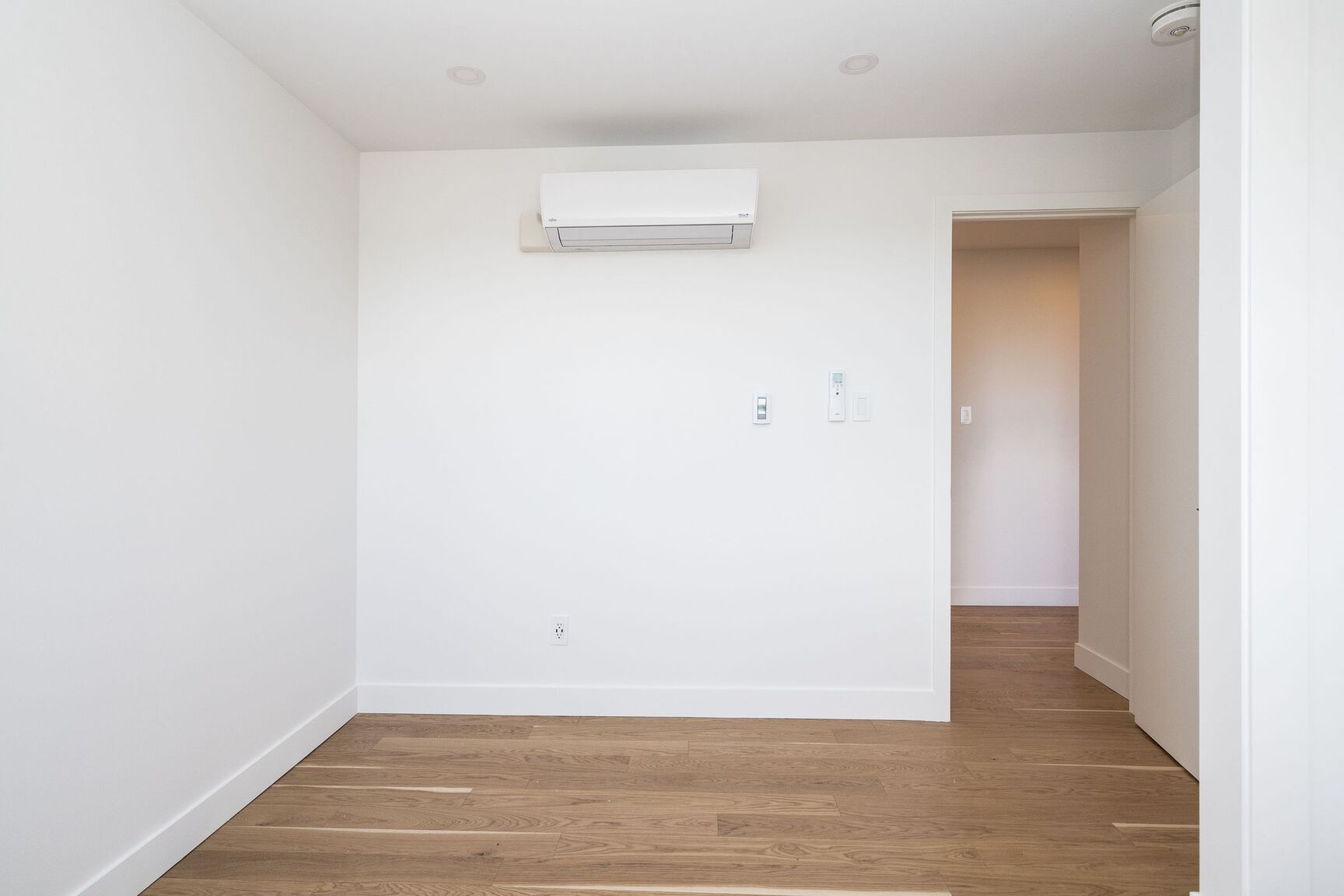 365 Eglinton Avenue East - Photo 13