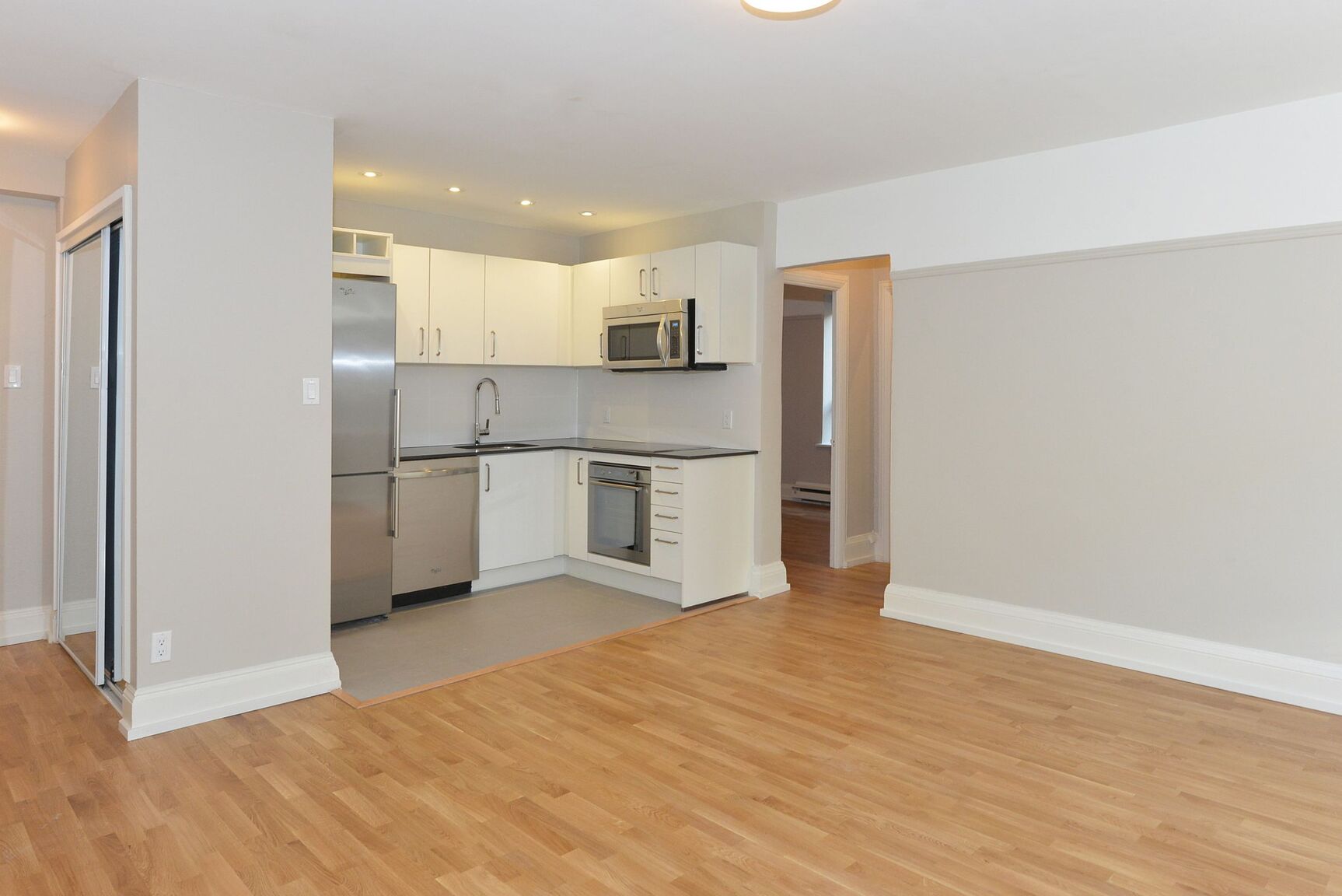 110 Oriole Parkway - Photo 5