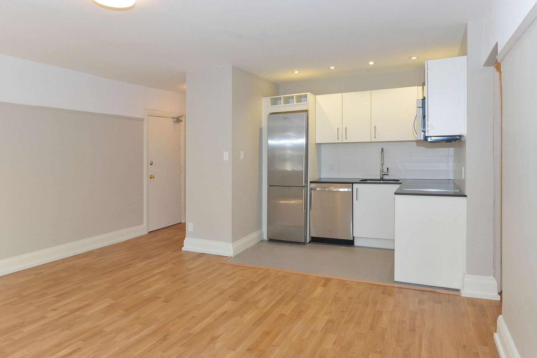 110 Oriole Parkway - Photo 7