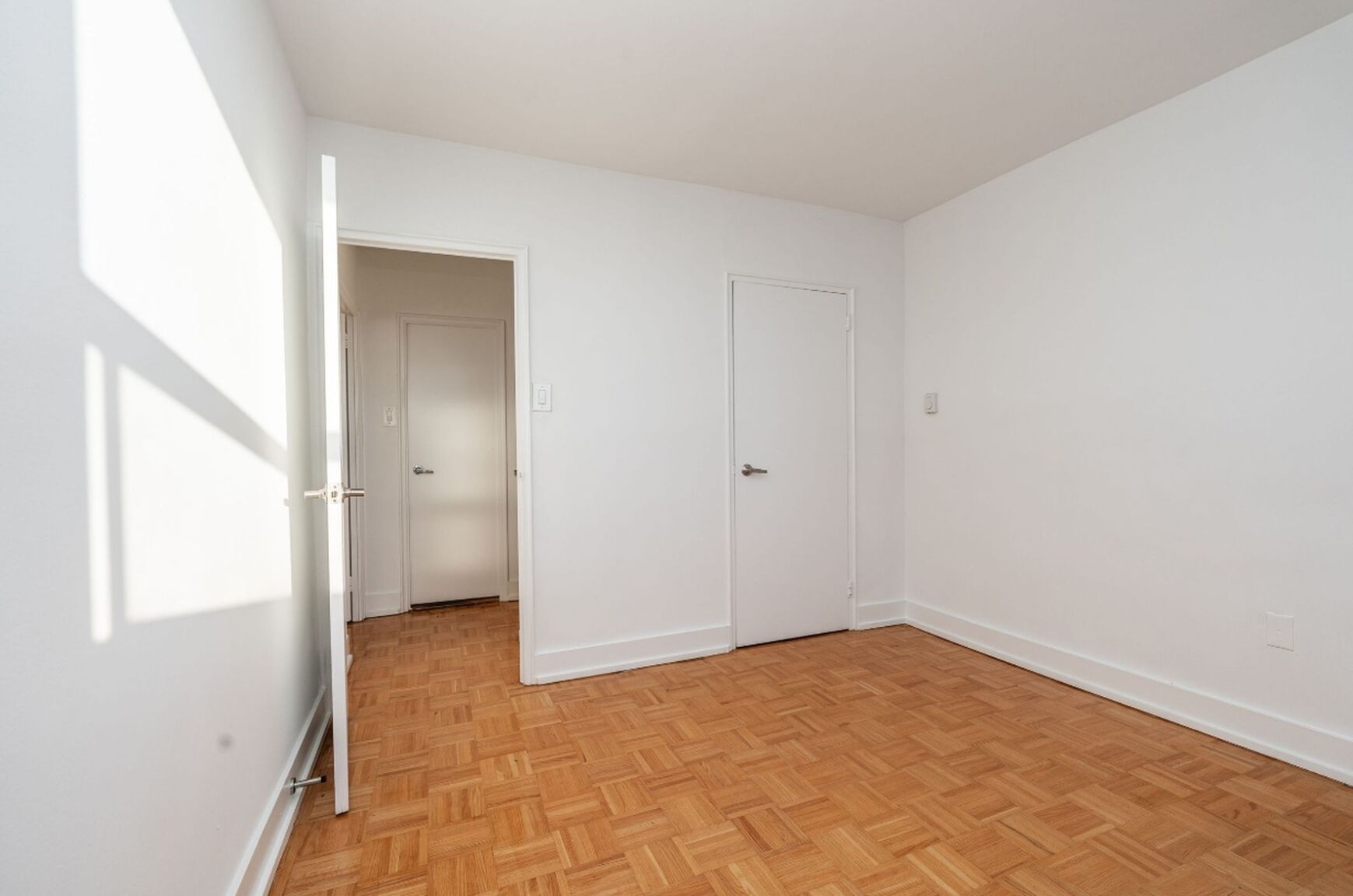 263-265 Dixon Rd - Photo 3