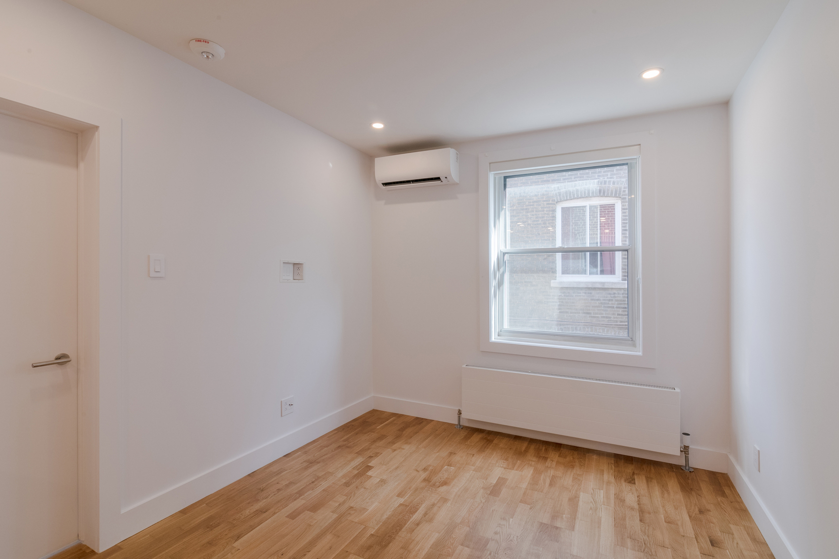 3495 Van Horne - Photo 3