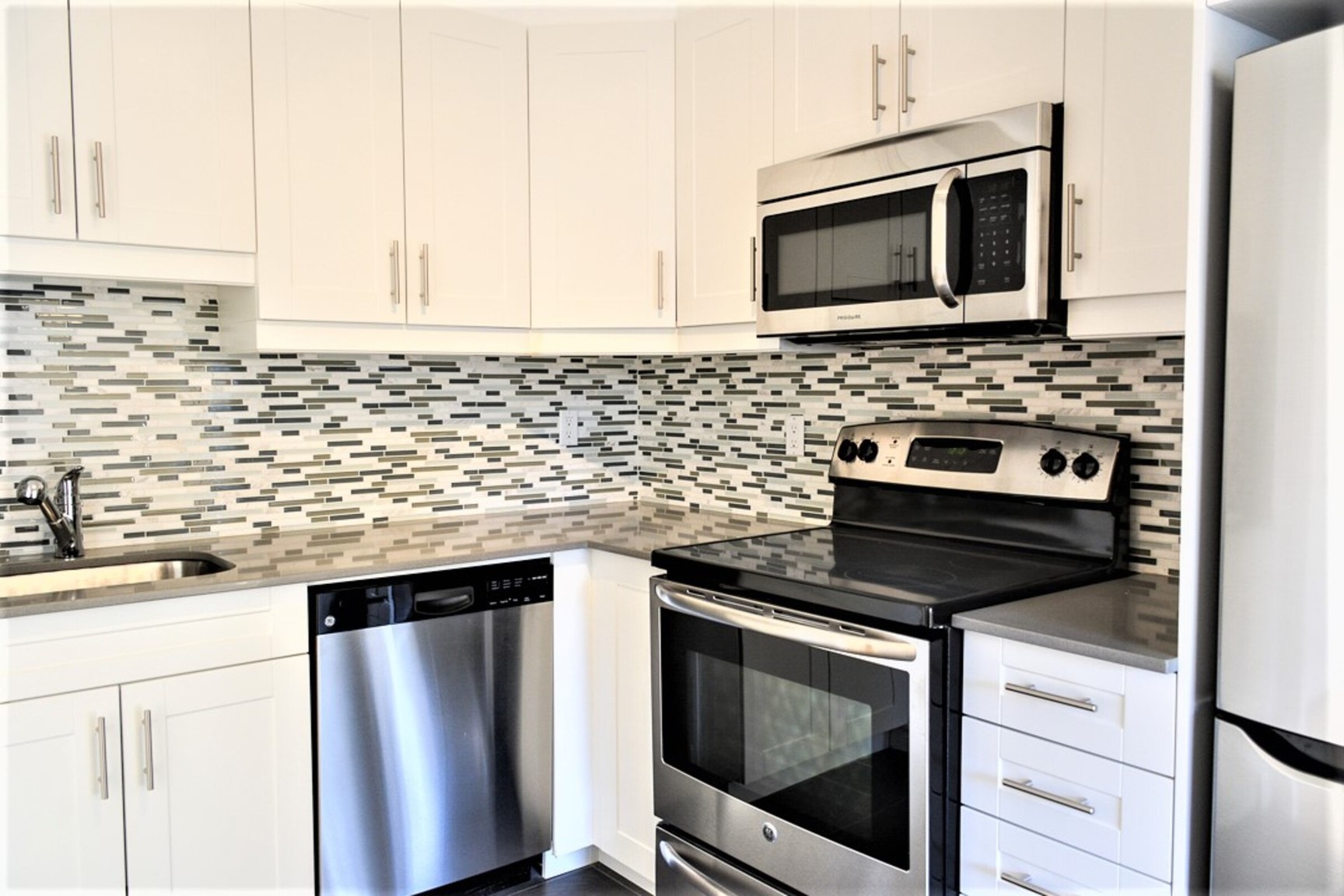 4555 Bonavista Avenue - Photo 16