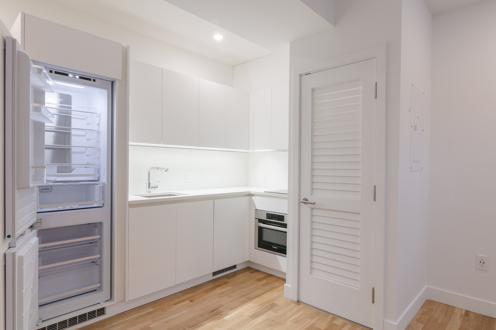 5530 Cote Saint-Luc Road - Photo 3