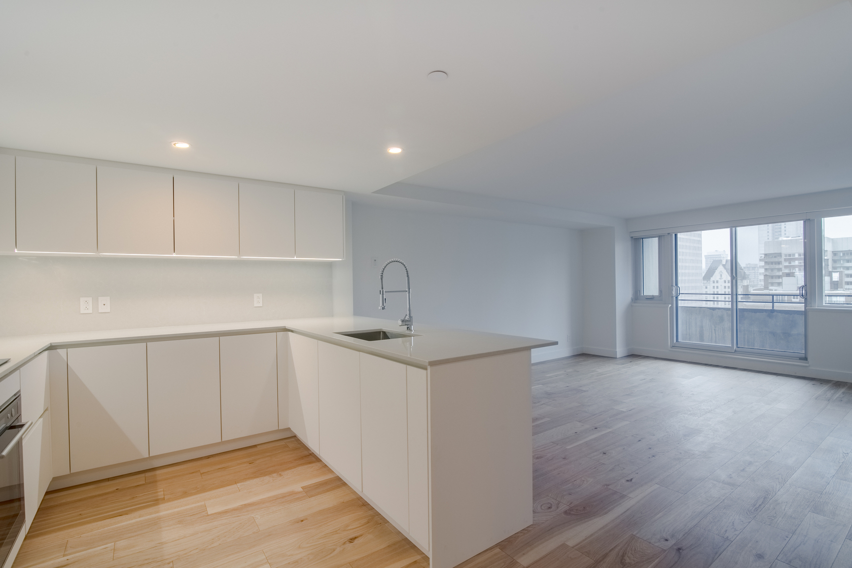 3460 Peel Street - Photo 46
