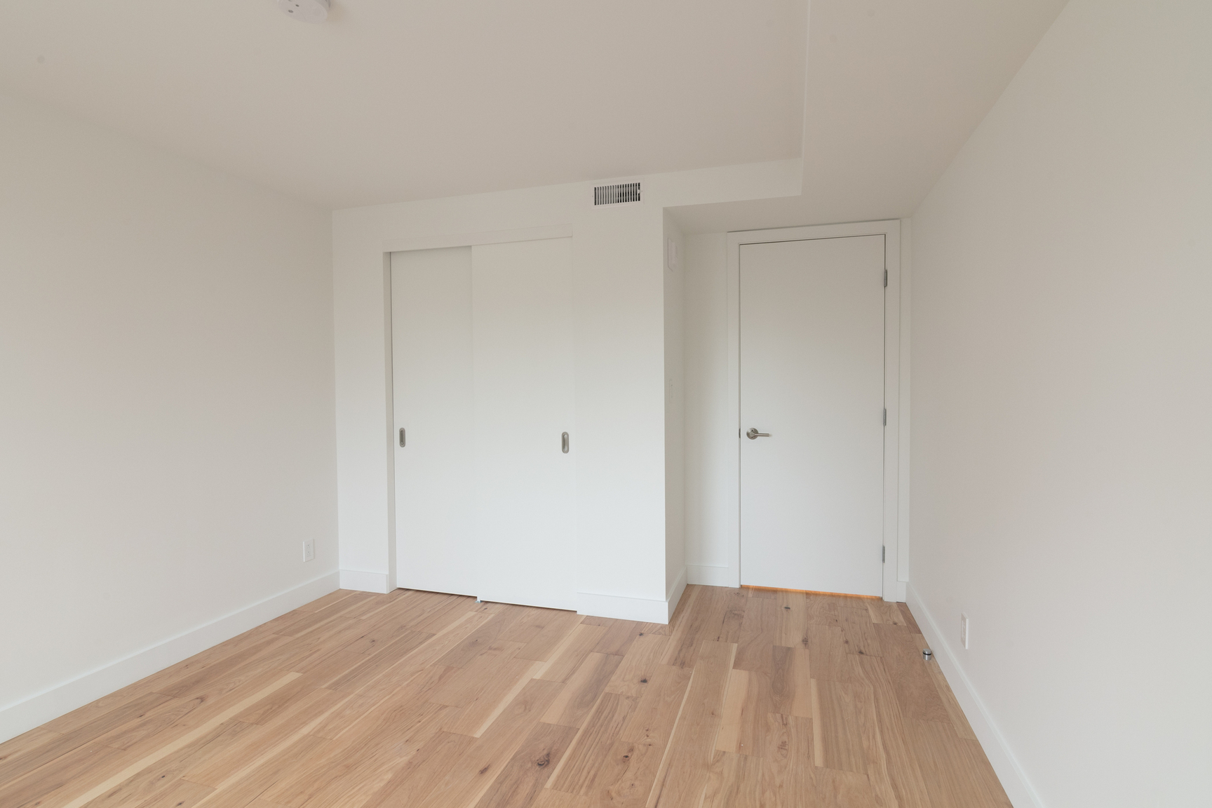 3460 Peel Street - Photo 53