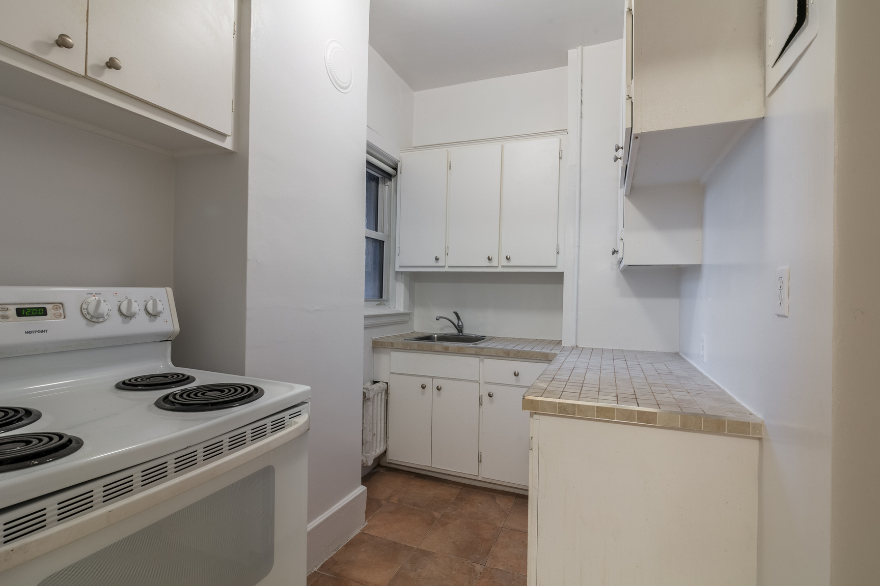 1 Rosemount Avenue - Photo 24