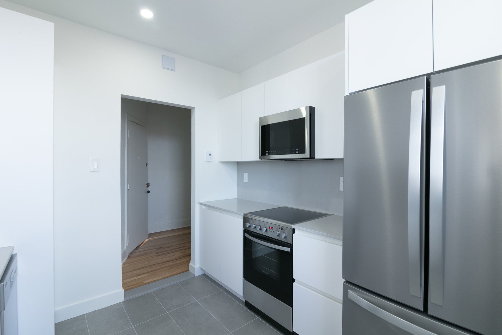 4870 Queen Mary Road - Photo 4