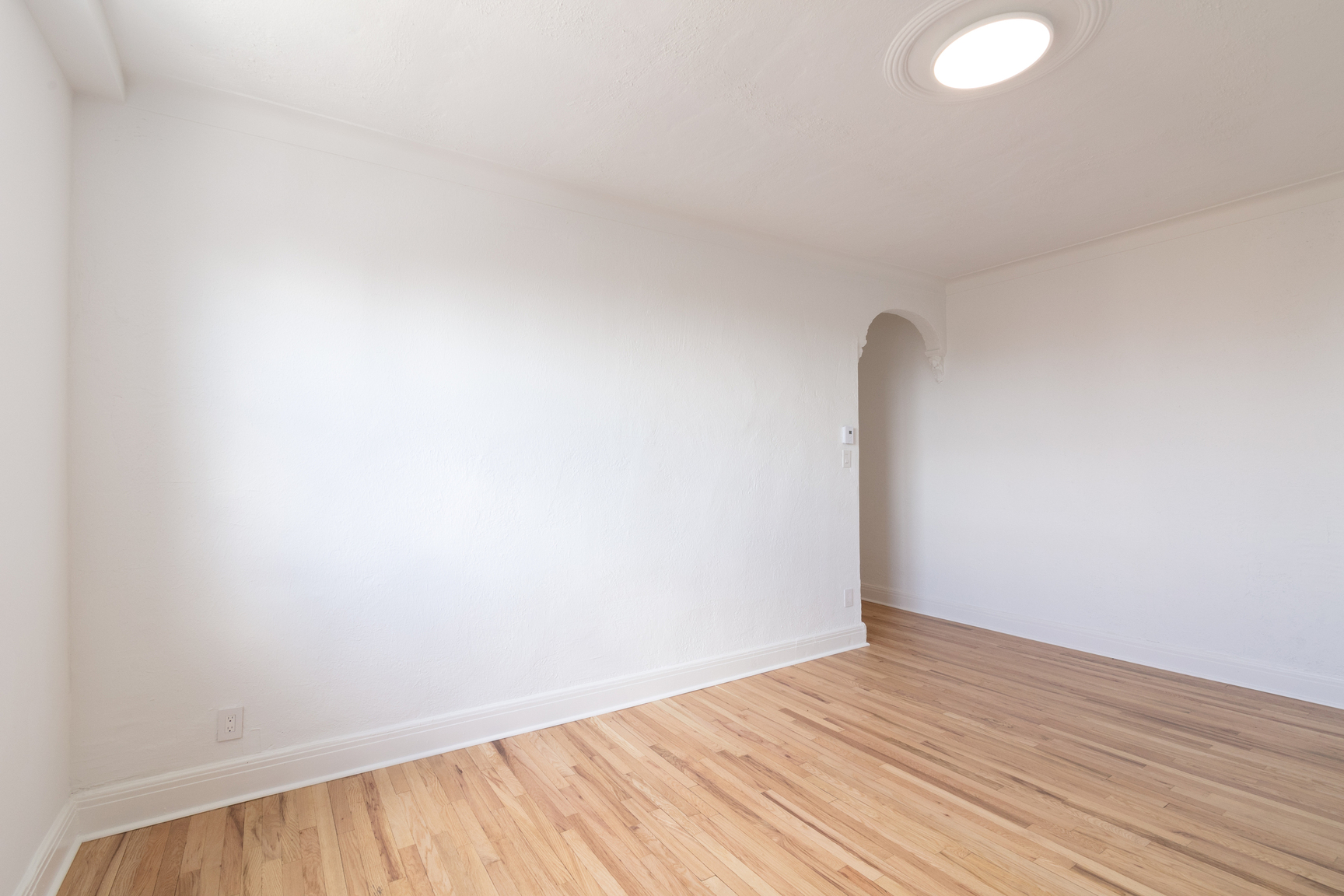 4870 Queen Mary Road - Photo 6