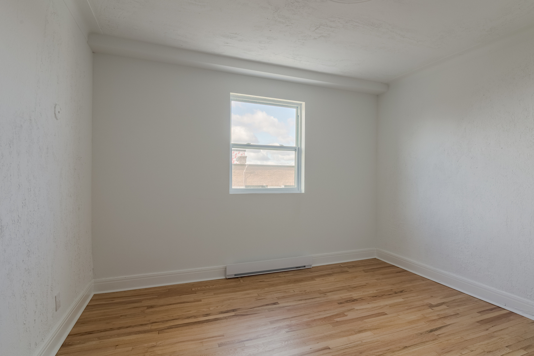 4870 Queen Mary Road - Photo 16