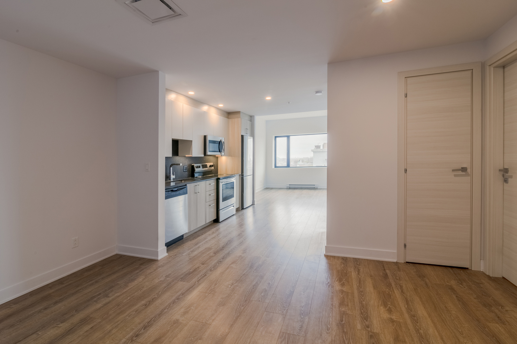 30 Saint Joseph Boulevard Est - Photo 4