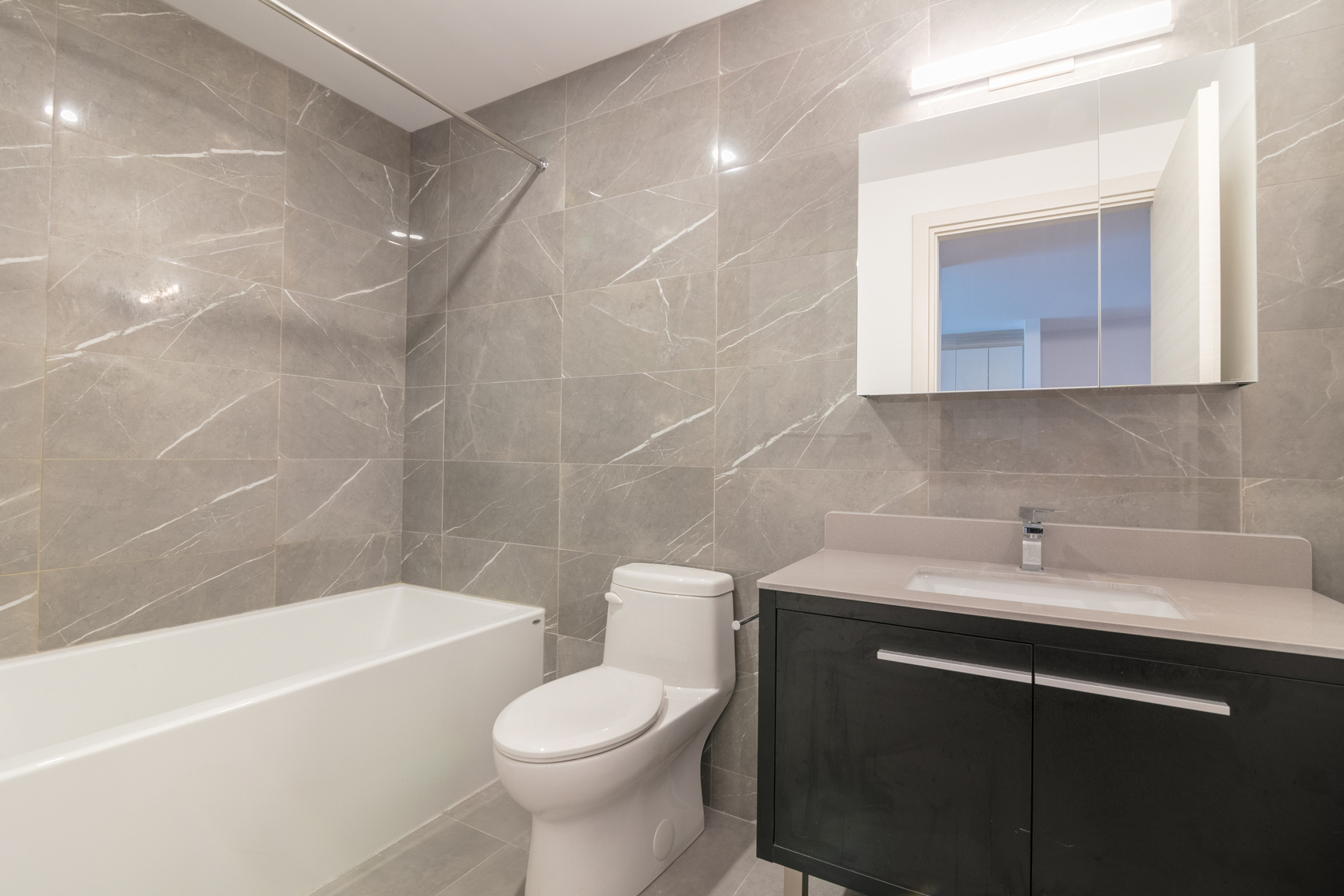 30 Saint Joseph Boulevard Est - Photo 5