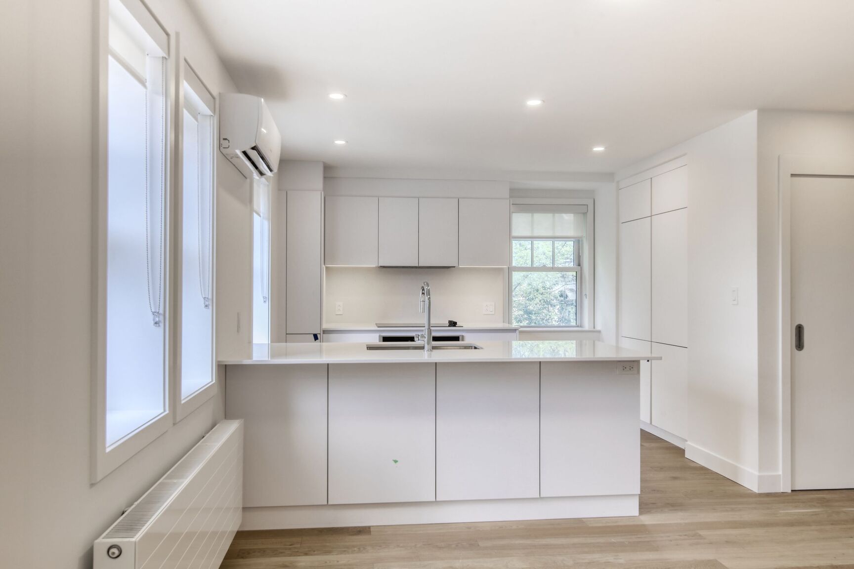 1 Rosemount Avenue - Photo 3