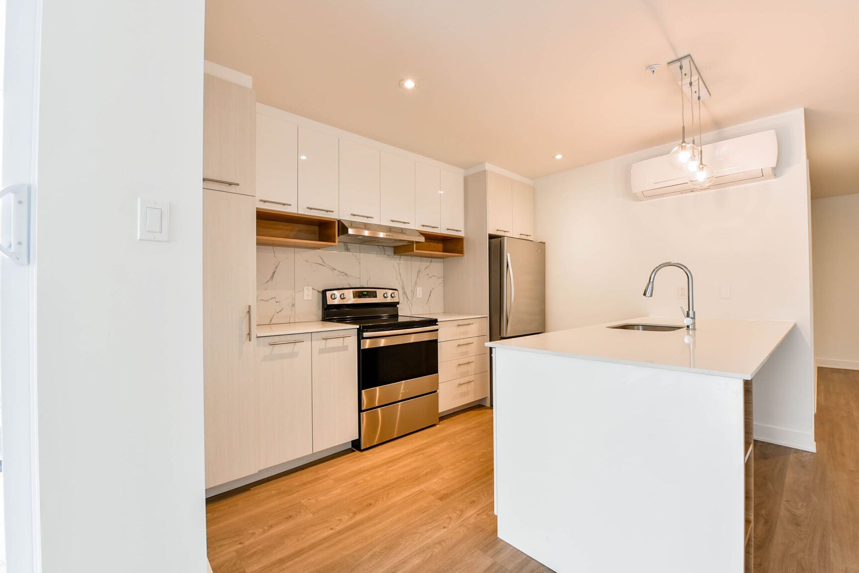 9675 Papineau - Photo 291