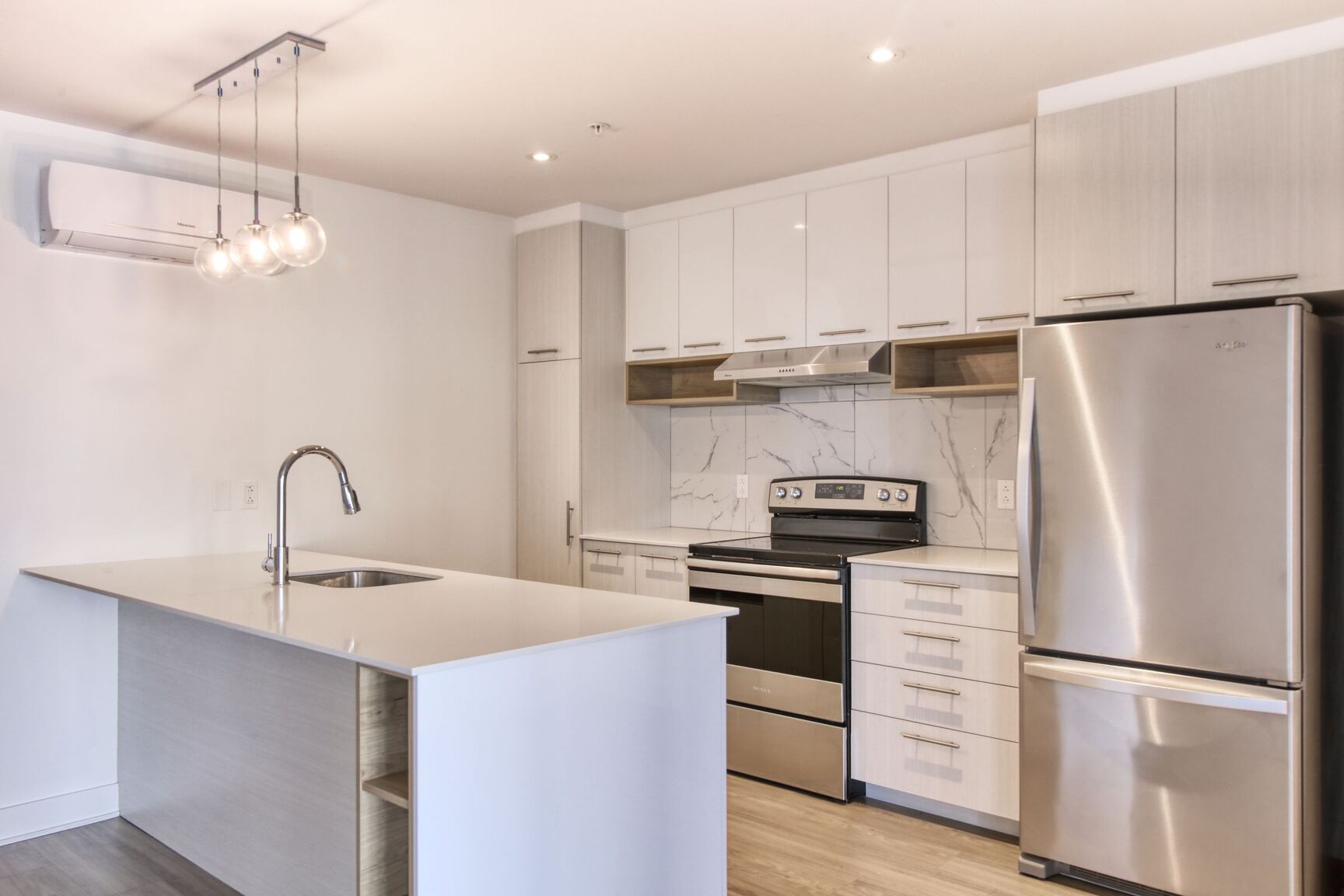 9675 Papineau - Photo 36