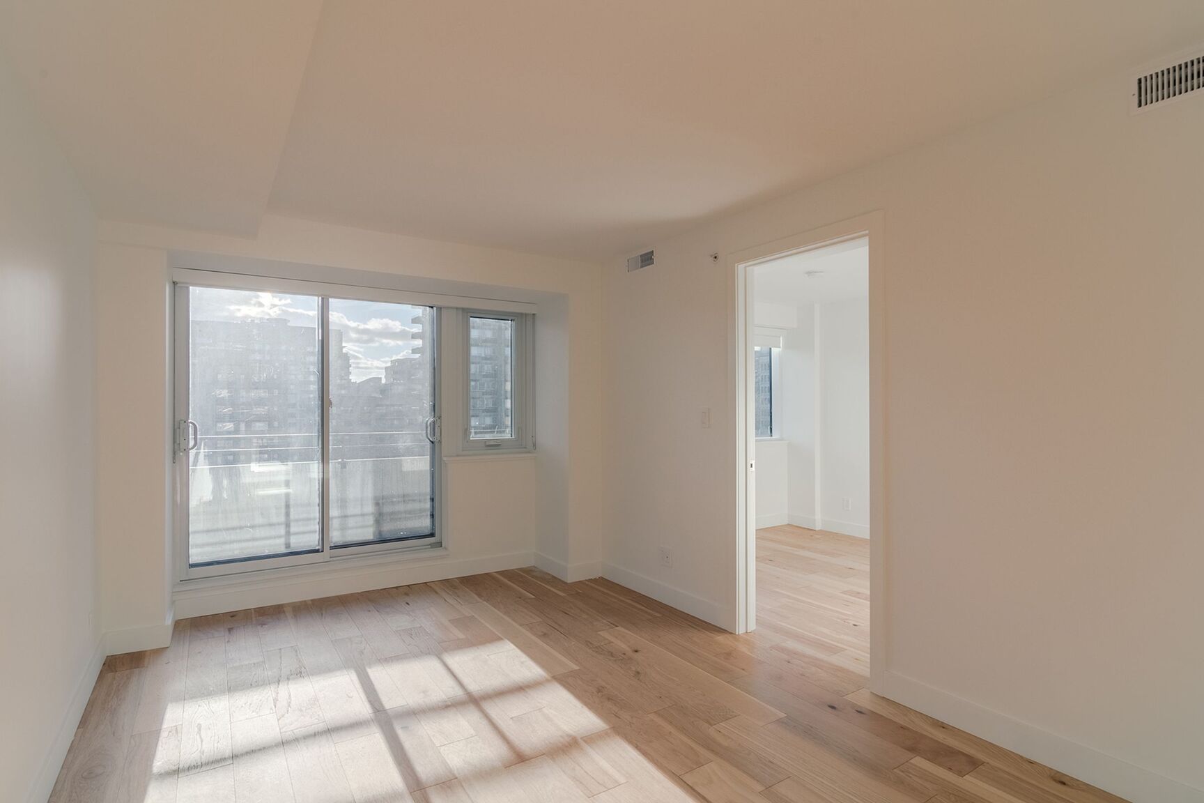 3460 Peel Street - Photo 37