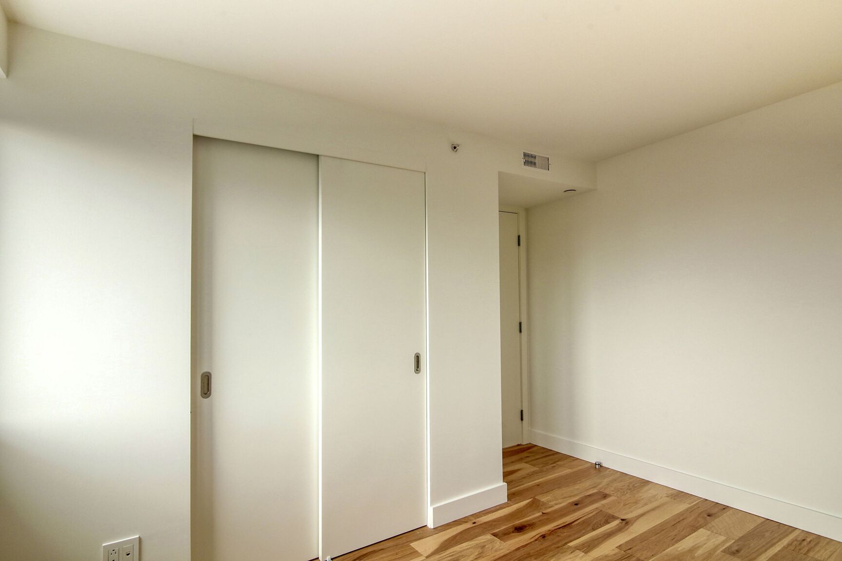 3460 Peel Street - Photo 103