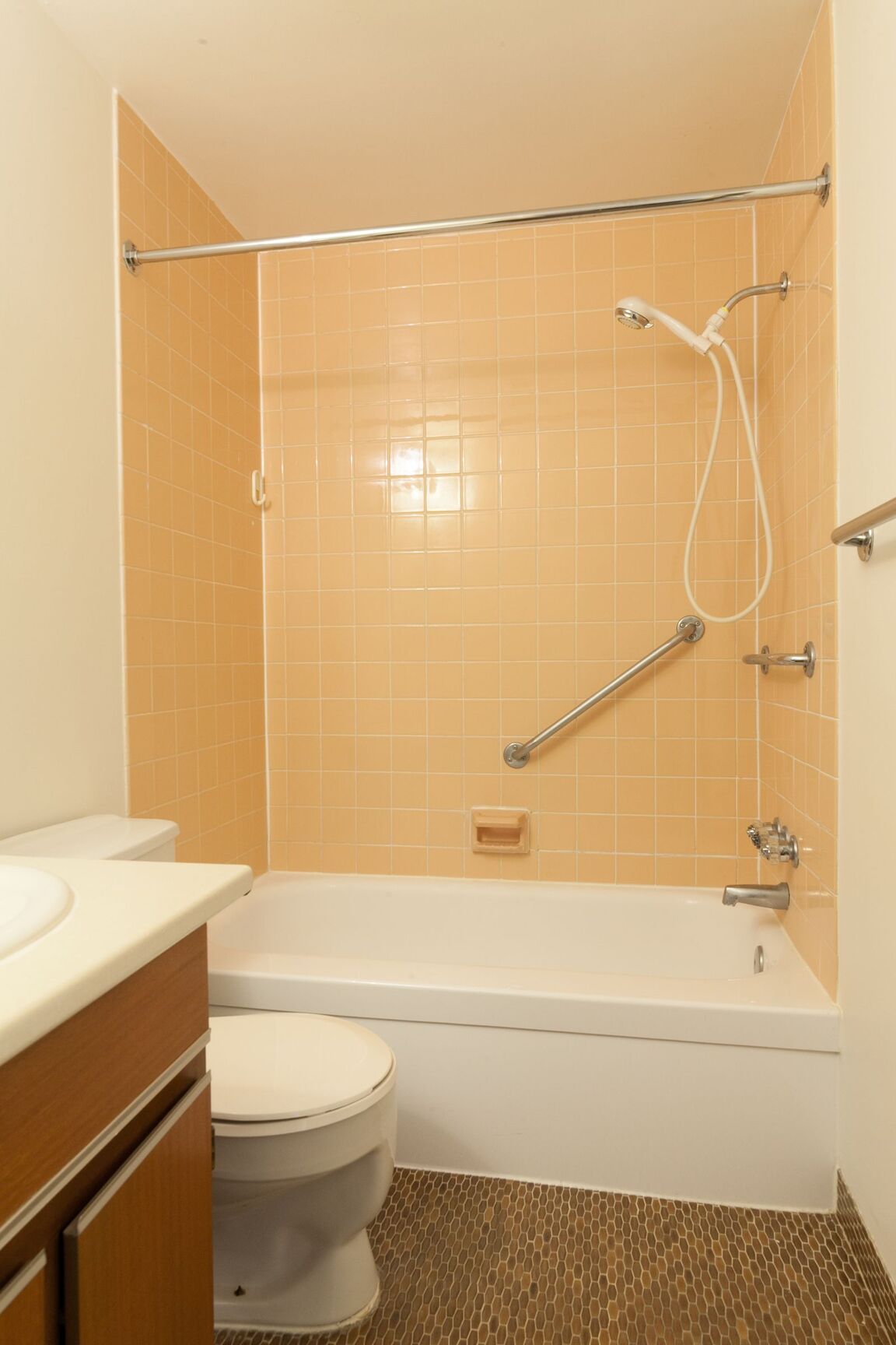 900 Rockland Avenue - Photo 19