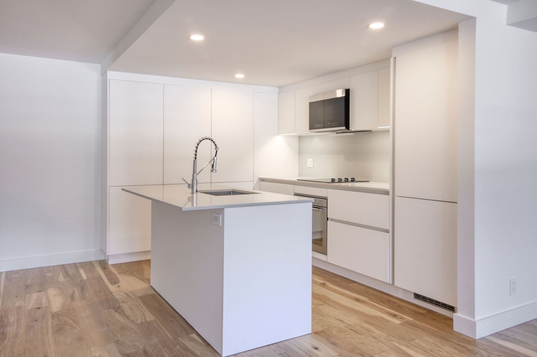 3460 Peel Street - Photo 17
