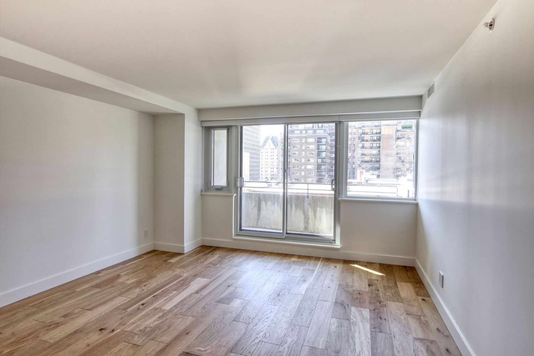 3460 Peel Street - Photo 21