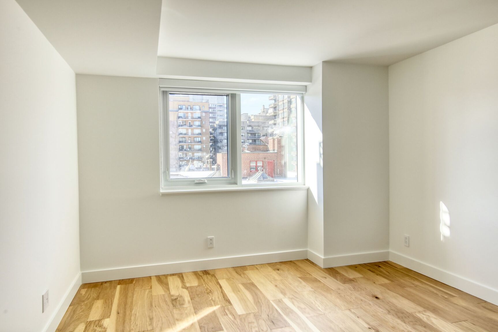 3460 Peel Street - Photo 22