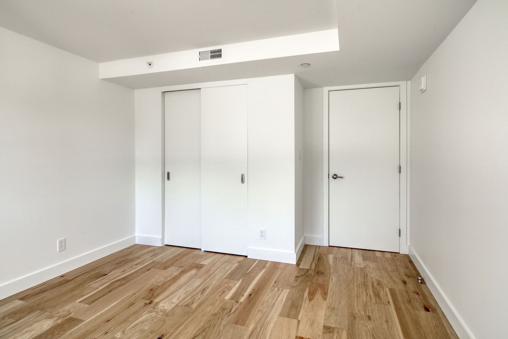 3460 Peel Street - Photo 23