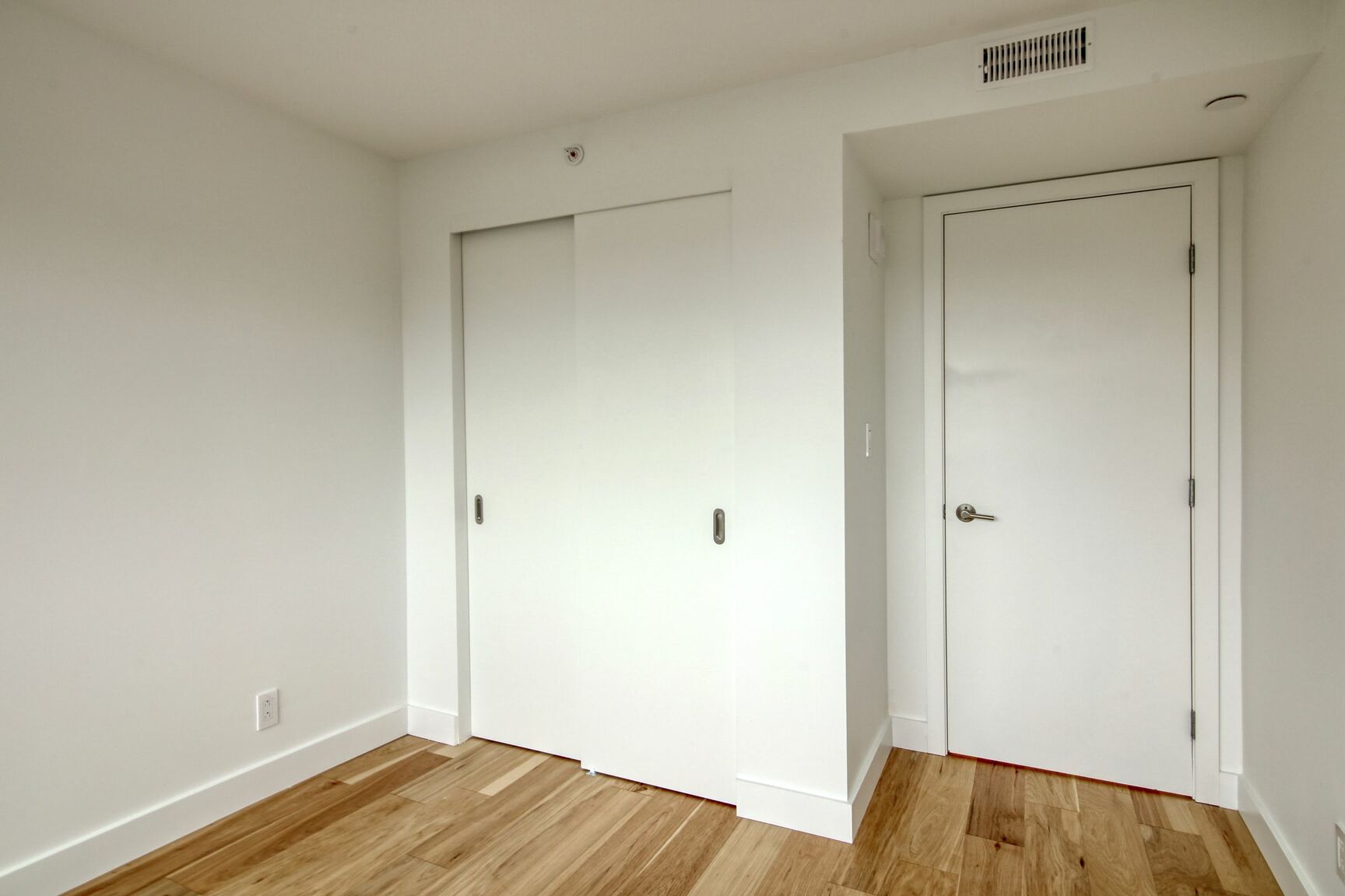 3460 Peel Street - Photo 90