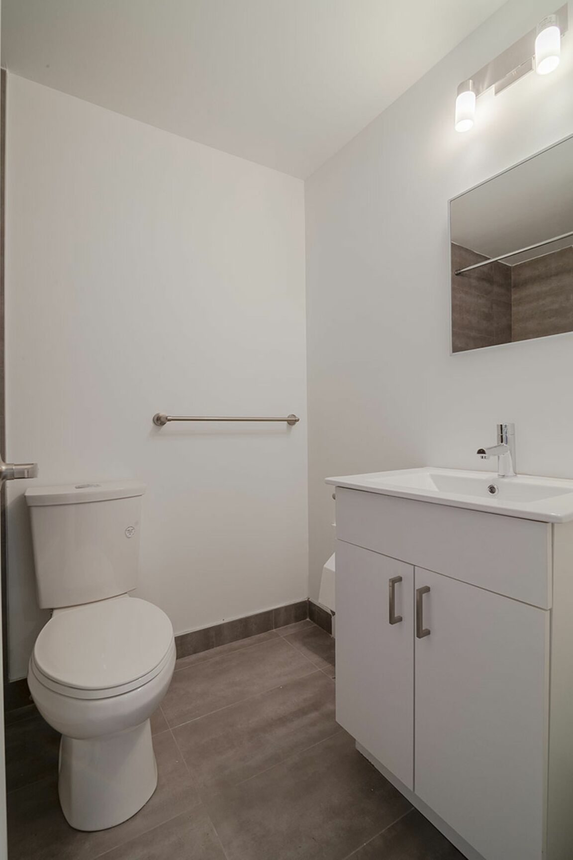 4570-4590 Queen Mary - Photo 26