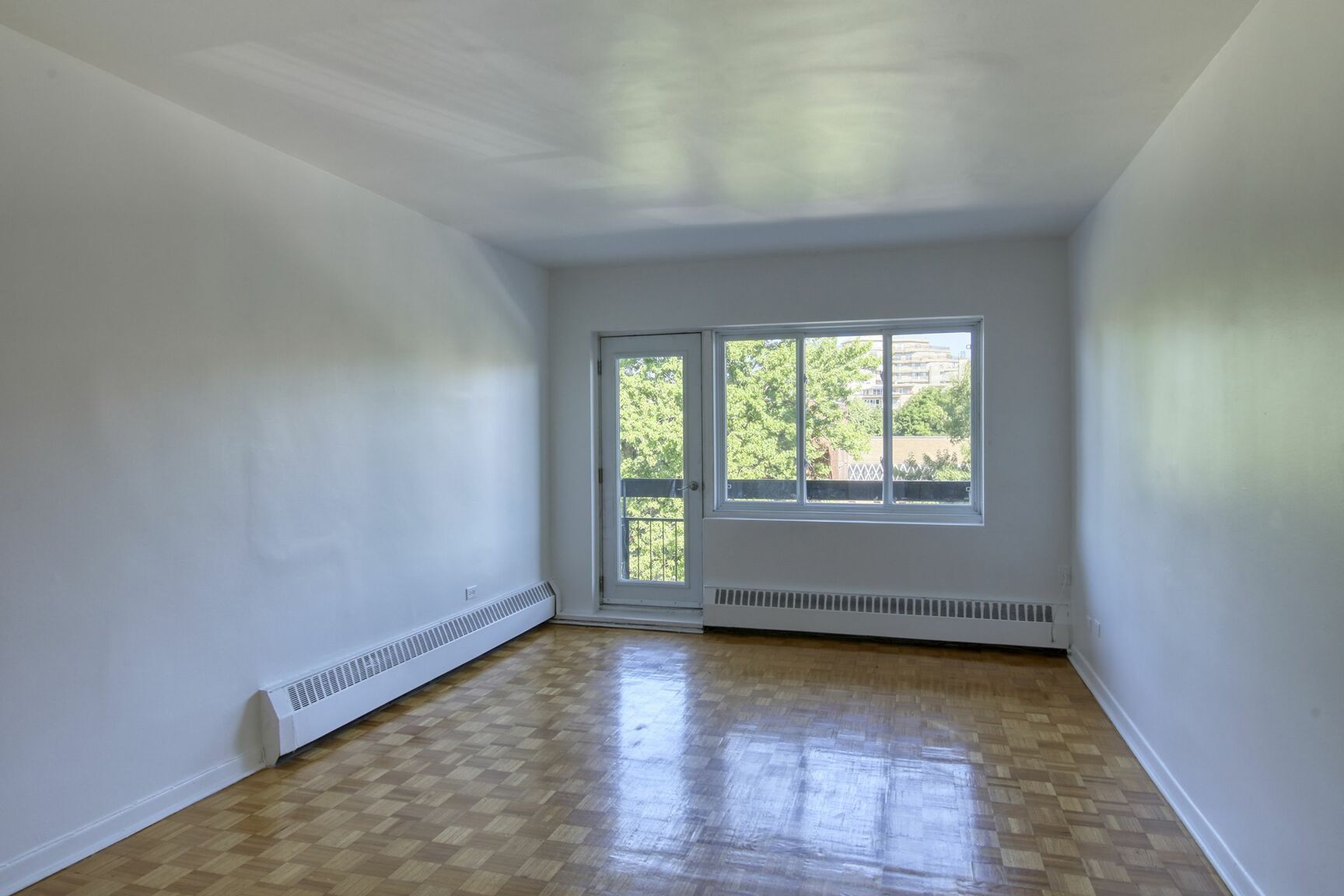 2400 Van Horne Street - Photo 4