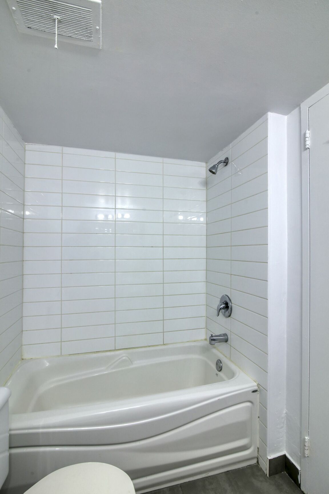 2400 Van Horne Street - Photo 6