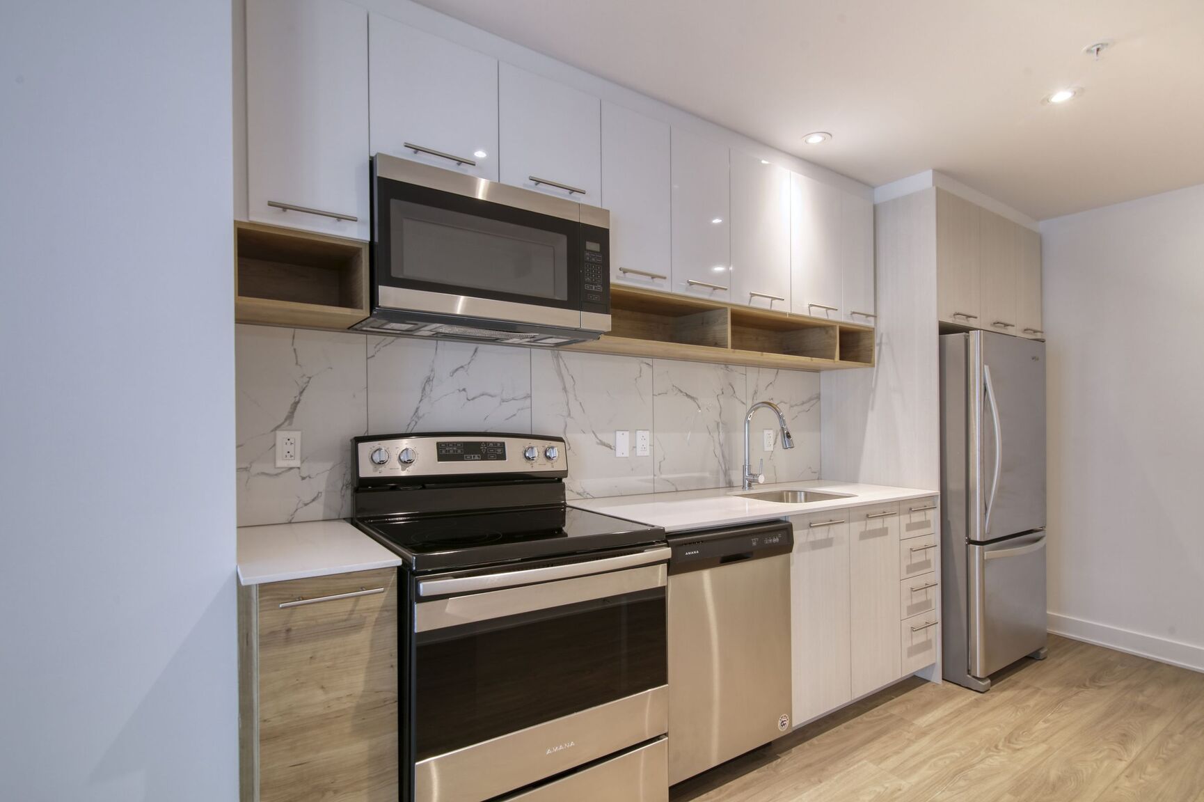 9675 Papineau - Photo 42