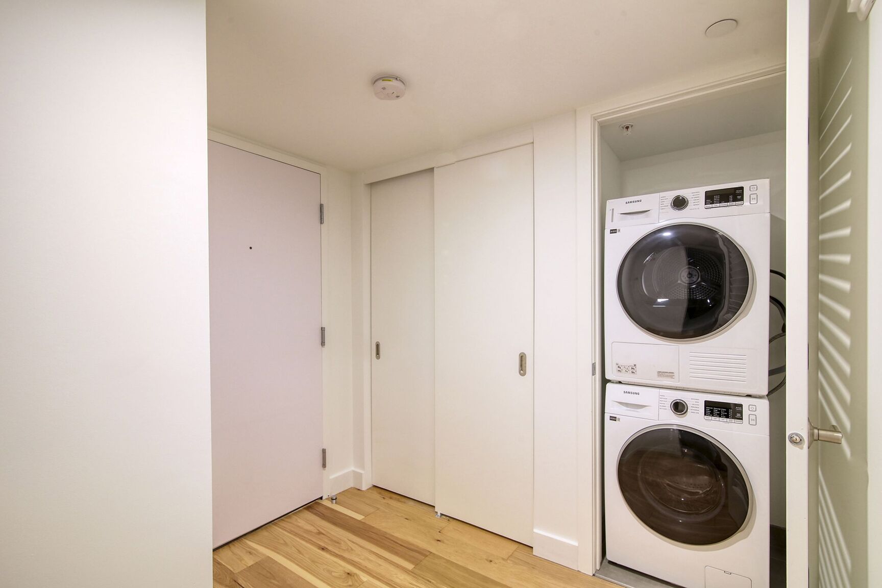 3460 Peel Street - Photo 113