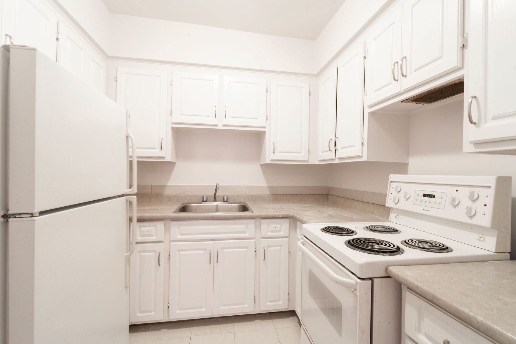 2400 Van Horne Street - Photo 17