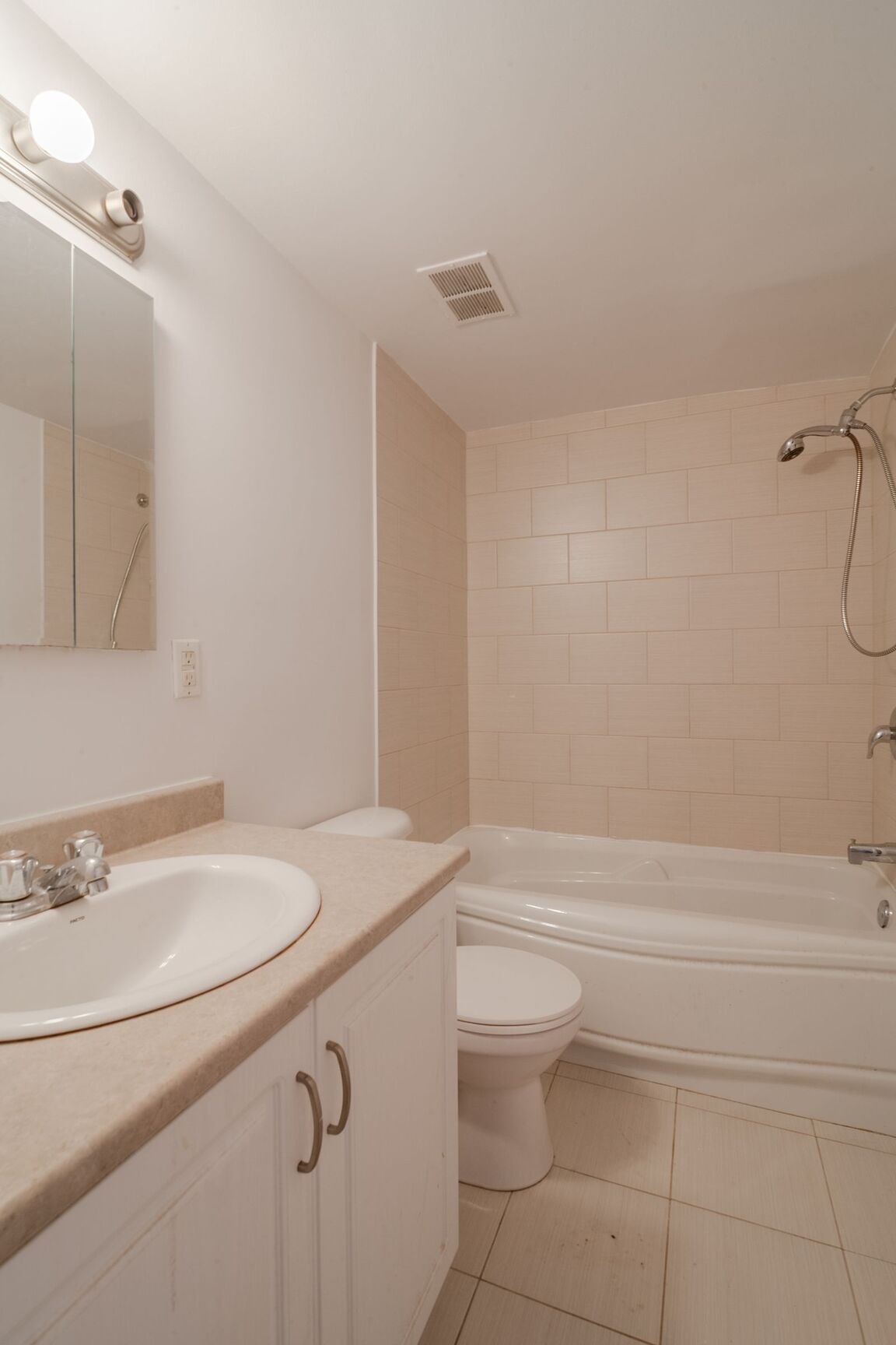 2400 Van Horne Street - Photo 24
