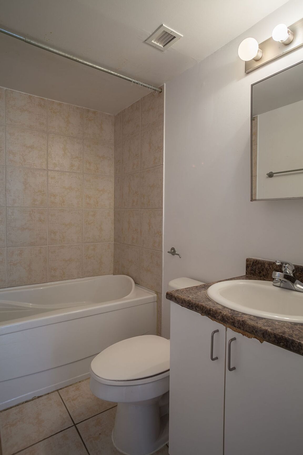 4570-4590 Queen Mary - Photo 6