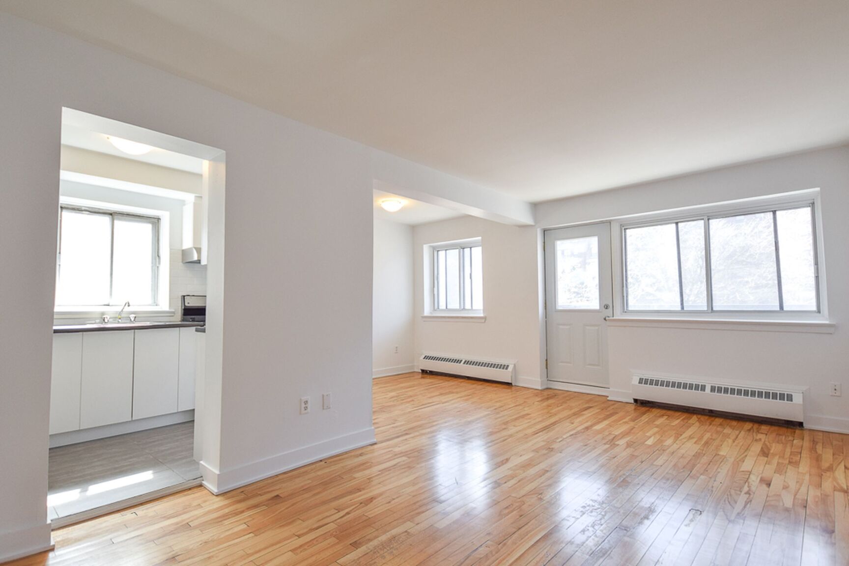 4570 Chemin Queen Mary — photo 3