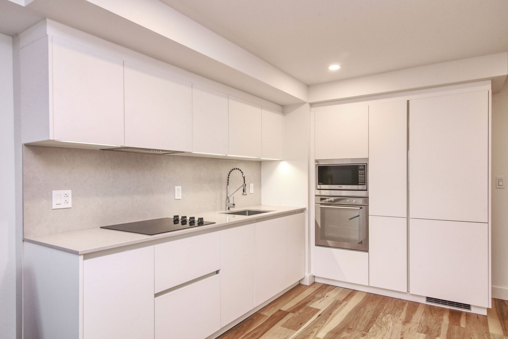 3460 Peel Street - Photo 2