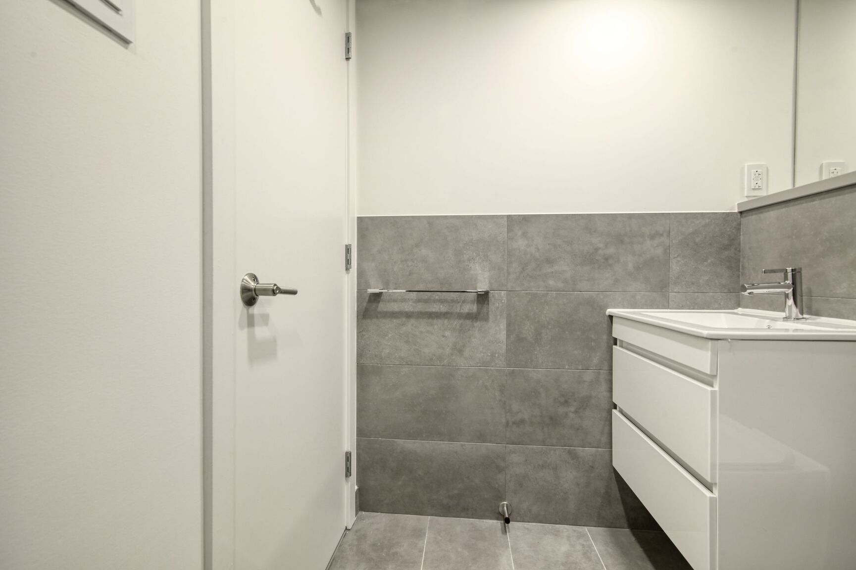 3460 Peel Street - Photo 8