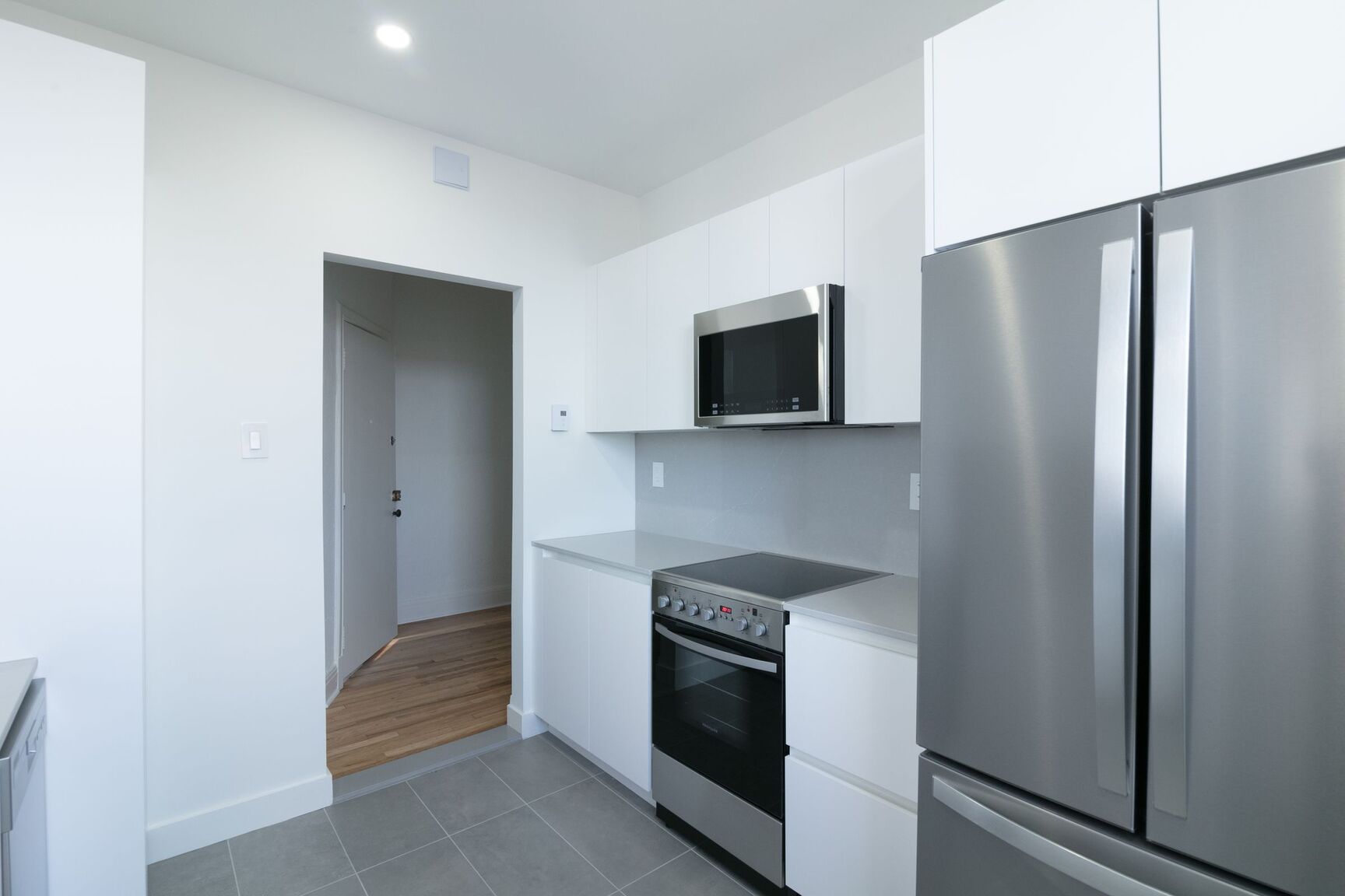 4870 Queen Mary Road - Photo 5
