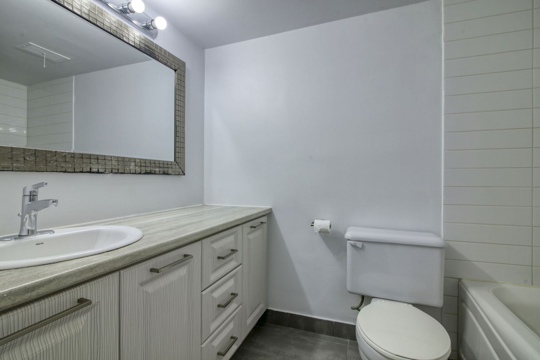 2400 Van Horne Street - Photo 45