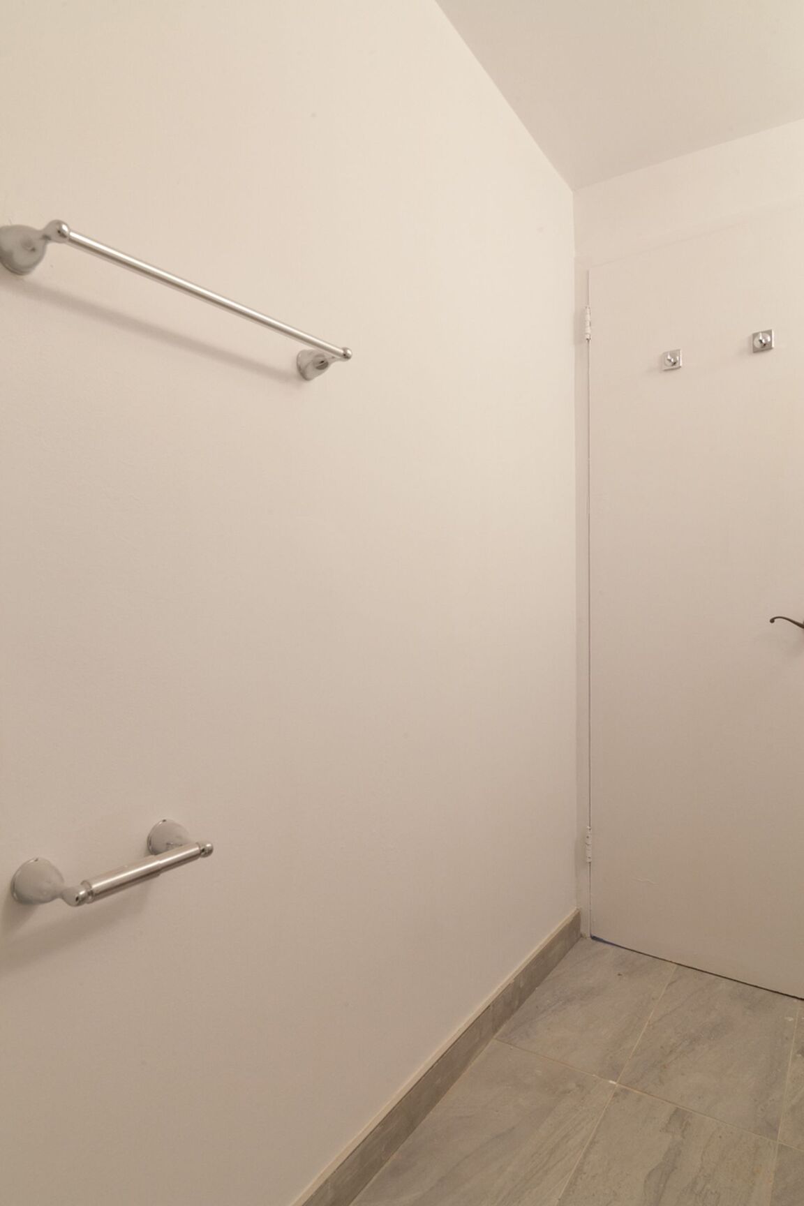 900 Rockland Avenue - Photo 9