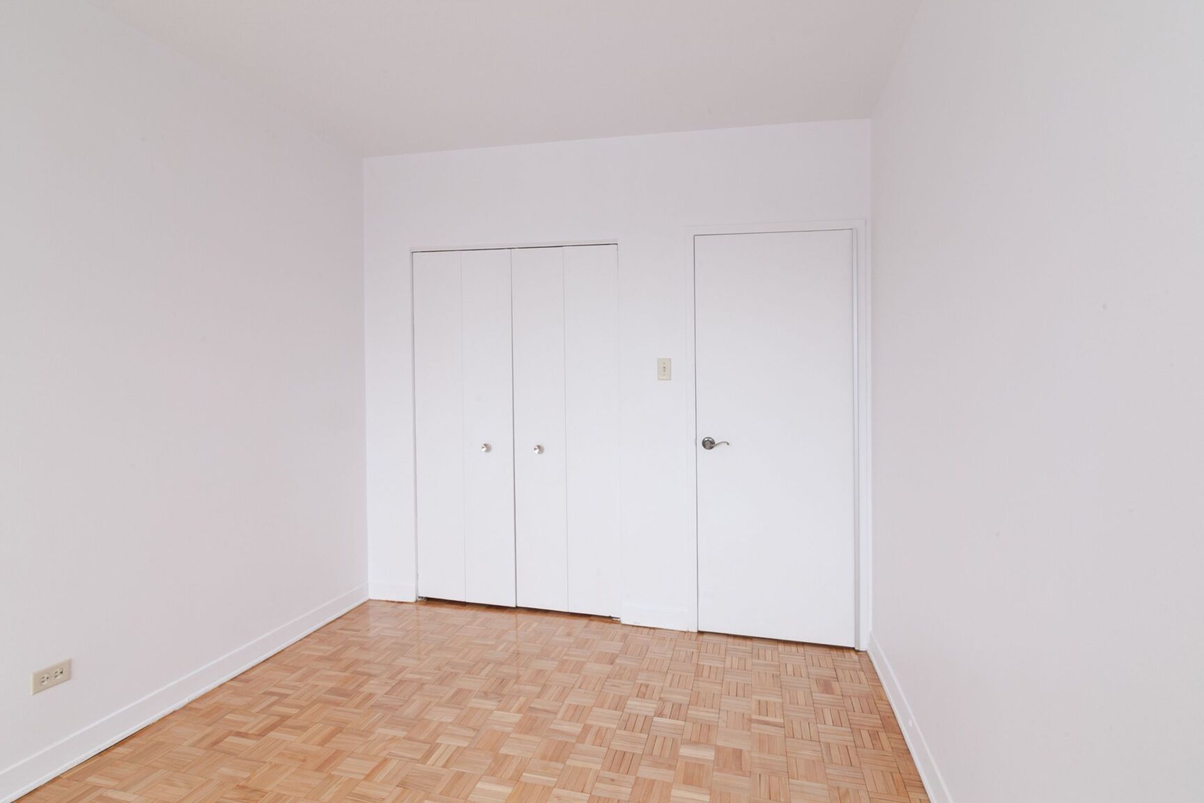900 Rockland Avenue - Photo 10