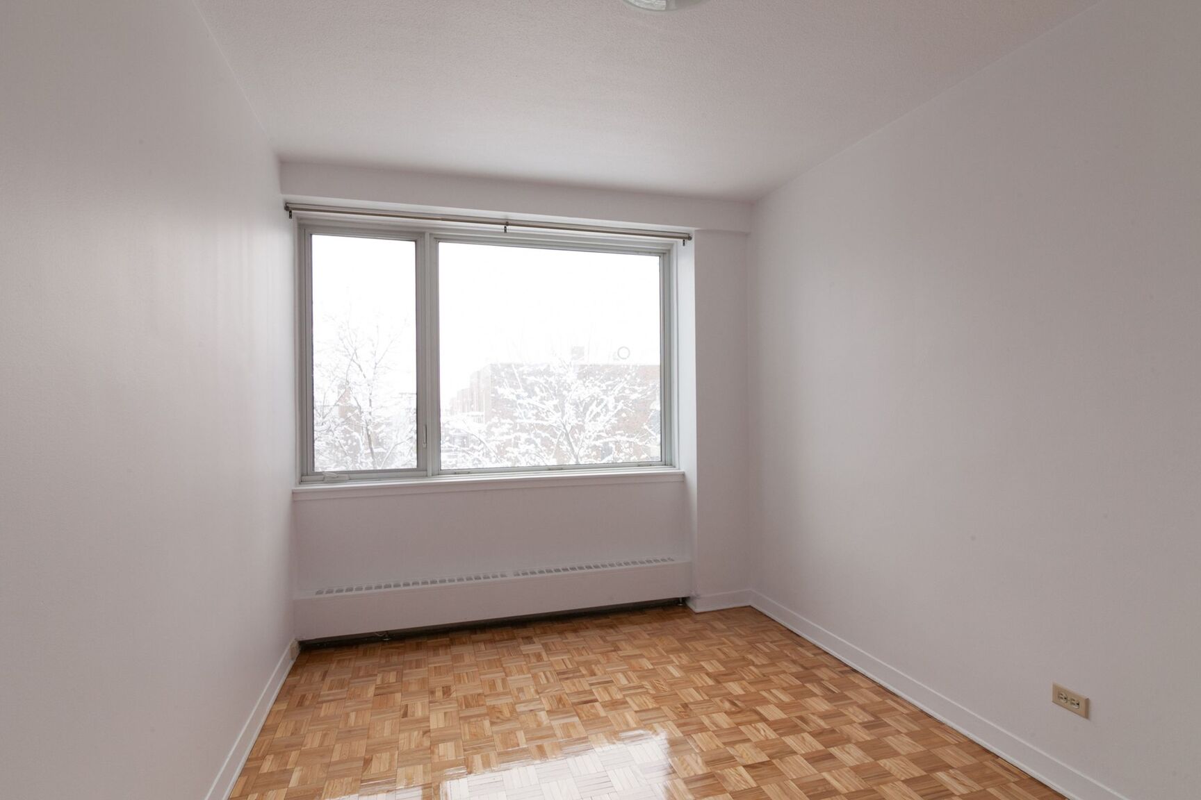 900 Rockland Avenue - Photo 11